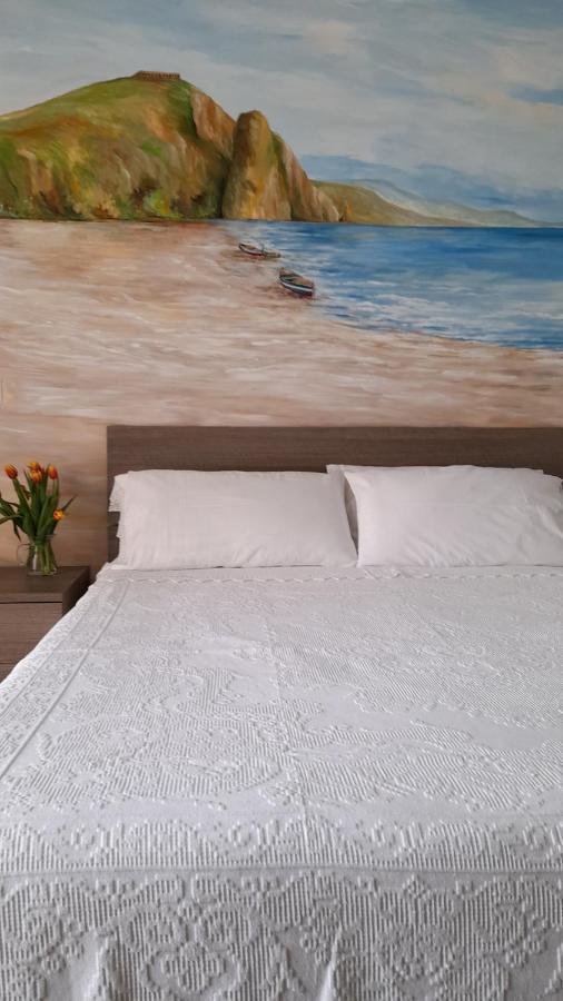 Casa Laura Bed & Breakfast Terracina Luaran gambar