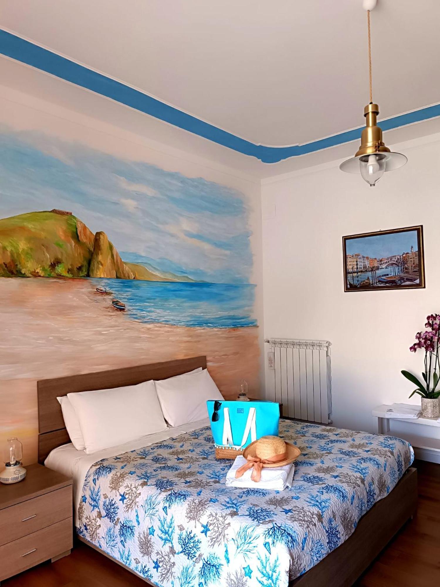 Casa Laura Bed & Breakfast Terracina Luaran gambar